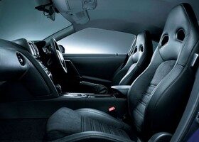 El interior del Nissan GT-R 2013 es muy similar al que ya conocemos.