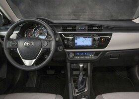 El interior del Toyota Corolla Sedán ha sido rediseñado.