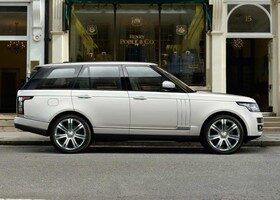 El Range Rover LWB es 14 centímetros más largo que el convencional.