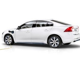 Volvo S60L PPHEV Pekín 2014