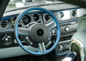 Interior del Rolls-Royce Phantom Drophead Coupé Bespoke Waterspeed. Lujo y más lujo.