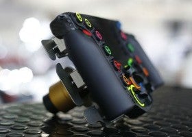 Hasta seis levas aparecen en la parte trasera del volante del Porsche 919 Hybrid, todas ellas con una función determinada.