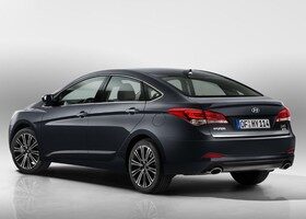 Los cambios para el Hyundai i40 afectan tanto a la berlina como a la versión familiar.