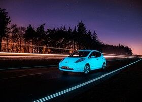 Nissan Leaf fluorescente 2015