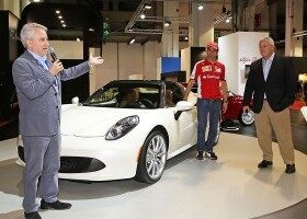 Marc Gené presenta el Alfa Romeo 4C Spider en Barcelona 2015