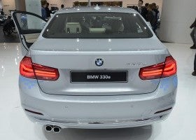 Llegan los BMW 330e y BMW 225 XE híbridos enchufables