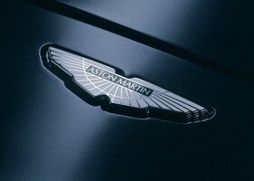 Qué significa el logo de Aston Martin