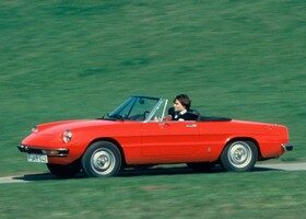 El Alfa Romeo Duetto fu la interpretación de Alfa entre 1967 y 1993 de lo que era un roadster.