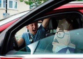 La parodia puede ser una buena fórmula para enseñar a los conductores jóvenes.