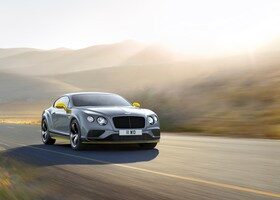 El Bentley GT Speed Black Edition alcanza 331 km/h.