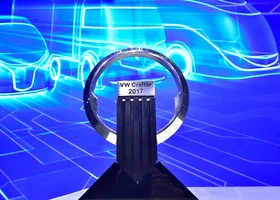 Elegida la Volkswagen Crafter como mejor furgoneta del año 2017 trofeo