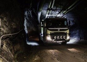El camión autónomo de Volvo que trabaja en una mina