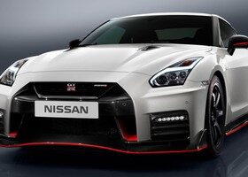 Ya está disponible la versión más racing del modelo más deportivo de Nissan: el Nissan GT-R Nismo.