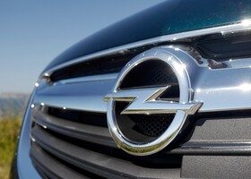 Qué significa el logo de Opel
