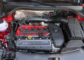 El motor del Audi RSQ3 está colocado en posición delantera transversal.