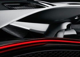La aerodinámica activa del nuevo McLaren pasa por tener un alerón retráctil electrónico.