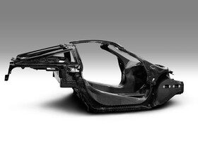 El monocasco estará especialmente trabajado para que sea rígido y ligero y conseguir los 18 kilos menos que el actual McLaren 650S.
