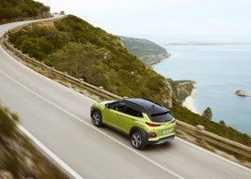 El Hyundai Kona es el cuarto SUV de la marca coreana tras el Grand Santa Fe, Santa Fe y Tucson.
