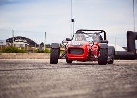 El Westfield AeroRace es una réplica artesanal del Lotus Seven de 1957.
