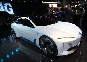 El BMW i Vision Dynamics tiene una autonomía eléctrica de más de 600 kilómetros.