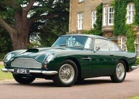 Aston Martin también está en esta prestigiosa lista con su DB4 GT, que alcanzó en el 59 los 245 km/h.