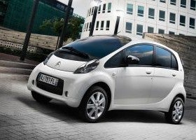 Citroën C-Zero. Disponible, hasta el 31 de marzo, desde los 18.990 euros.