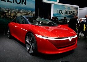 El prototipo Volkswagen I.D. Vizzion adelanta la futura berlina 100% eléctrica de la marca.