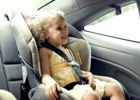 Los conductores no paran si el niño está dormido