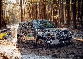 Cazan al nuevo Land Rover Defender sin camuflaje