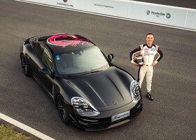 El Porsche Taycan hace su debut en Shangai