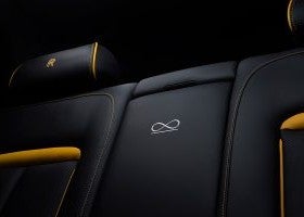 Nuevo Rolls Royce Cullinan Black Badge 2020: infinito