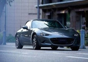 El Mazda MX-5 2020 mantiene sin cambios la oferta mecánica.