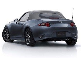 La capota en color gris para el Mazda MX-5 Soft Top también es novedad.