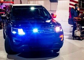 Los coches de policía de Ford, libres de virus
