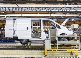 Nissan cierra sus plantas de Barcelona