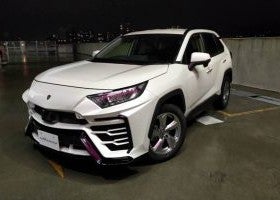 ¿Tienes un RAV4 y quieres transformarlo en un Urus? Esto te interesa
