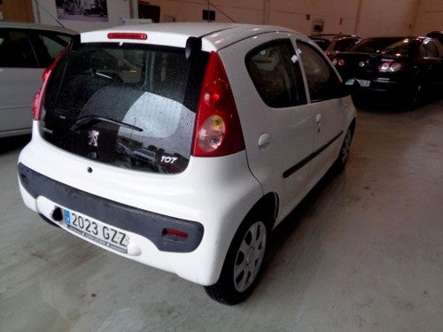 PEUGEOT 107 1.0i Urban