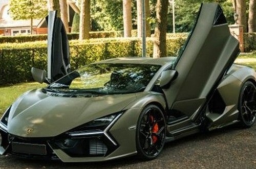 LAMBORGHINI Revuelto 