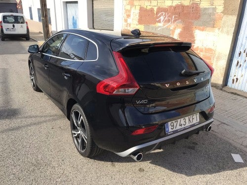 VOLVO V40 D3 R-Design Momentum 150