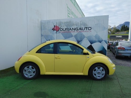 VOLKSWAGEN Beetle 2.0