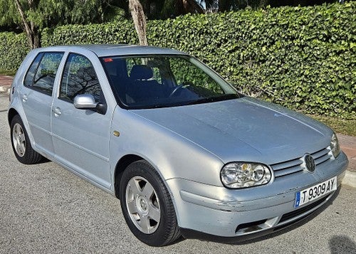 VOLKSWAGEN Golf 1.6 Conceptline 100