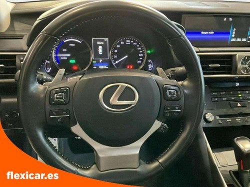 Lexus IS 2.5 300h Executive Parking