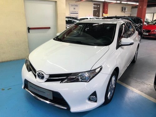 TOYOTA Auris 130 Active