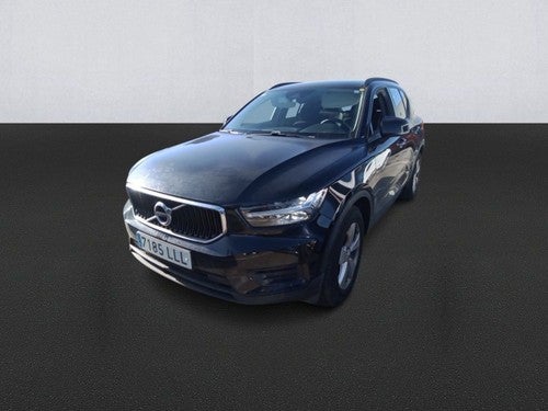 VOLVO XC40 T2 Momentum Core