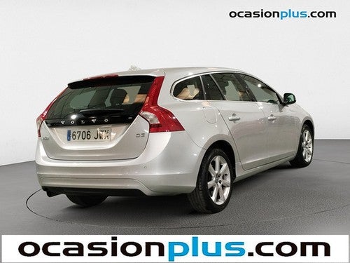 VOLVO V60 2.0 D3 Momentum Auto