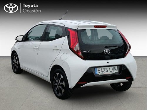 TOYOTA Aygo AYGO 5 Puertas x-play 70 Manual 5v