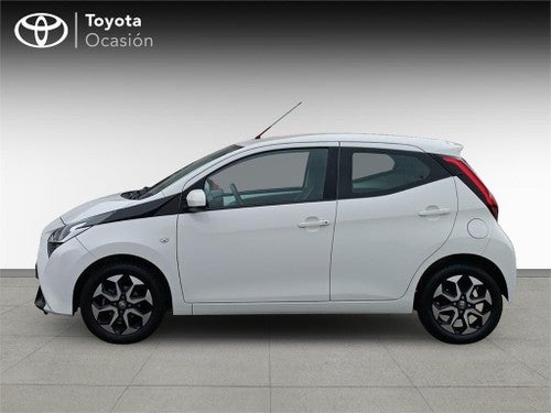 TOYOTA Aygo AYGO 5 Puertas x-play 70 Manual 5v