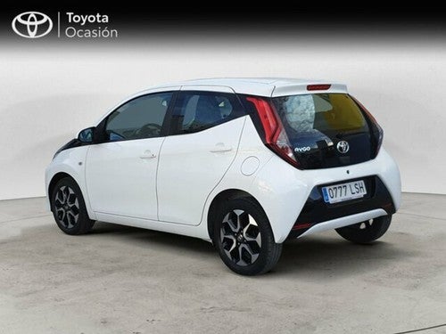 TOYOTA Aygo 5 Puertas x-play 70 Manual 5v