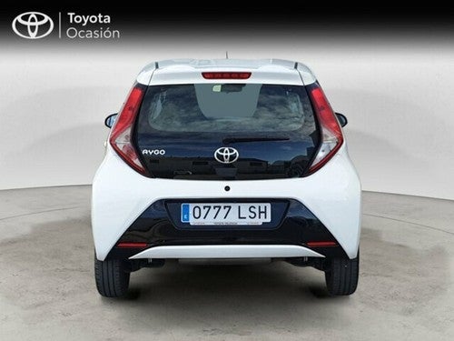 TOYOTA Aygo 5 Puertas x-play 70 Manual 5v