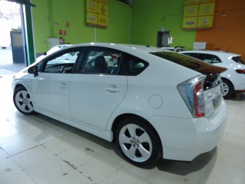 TOYOTA Prius 1.8 HSD Advance